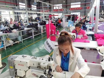 衣暖人心，黔南州鄉(xiāng)村振興局織就鄉(xiāng)村發(fā)展新畫(huà)卷